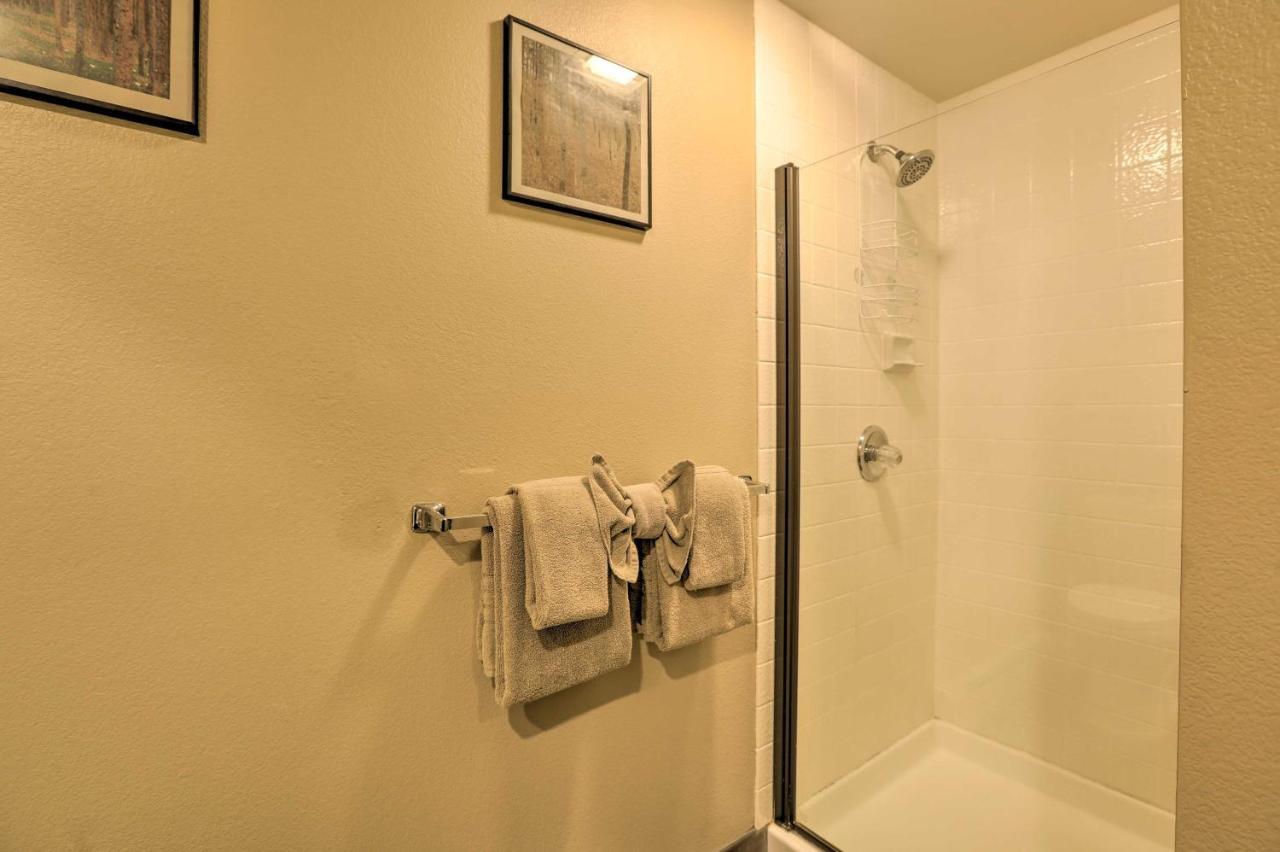 Corner-Unit Condo With Grill Walk To Lake Tahoe! Incline Village Exteriör bild