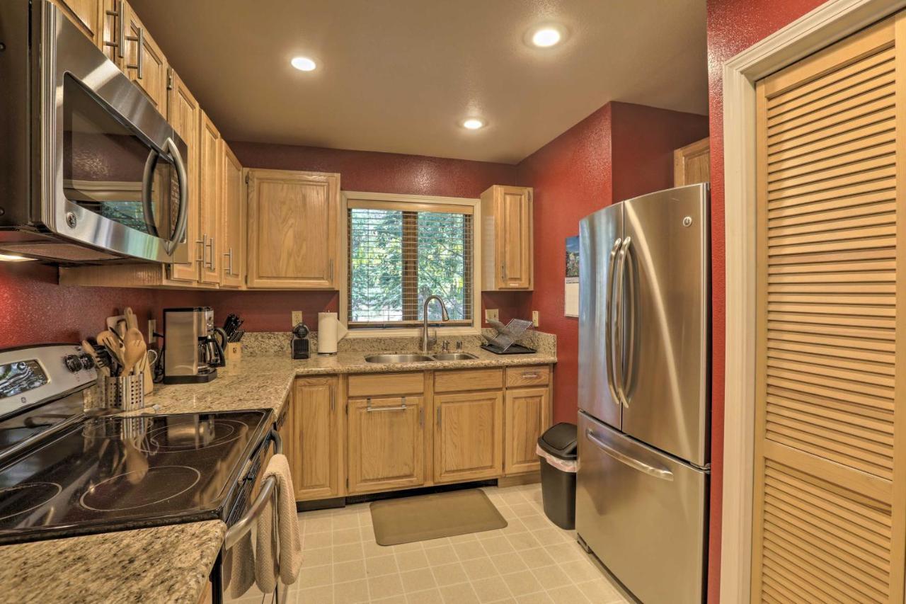 Corner-Unit Condo With Grill Walk To Lake Tahoe! Incline Village Exteriör bild